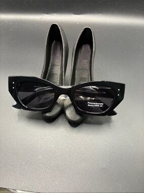Need to reschedule Black Cat-Eye Sunglasses - Unbranded